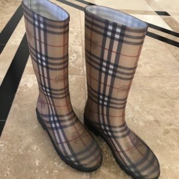 Burberry rain boots - Picture 1 of 1